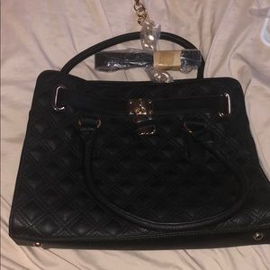 ✨ black and gold charming charlie’s purse ✨